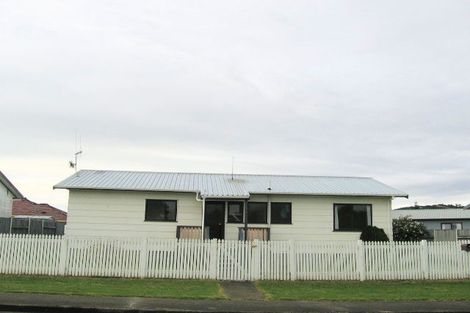 Photo of property in 2 Spackman Crescent, Paraparaumu, 5032