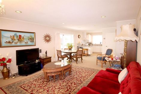 Photo of property in 2/80 Aberfeldy Avenue, Highland Park, Auckland, 2010