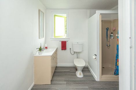 Photo of property in 40 Hussey Street, Waverley, 4510