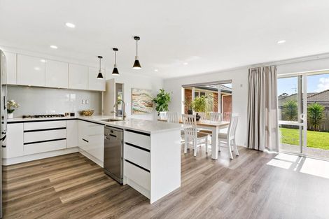 Photo of property in 8 Belcoo Crescent, East Tamaki, Auckland, 2013