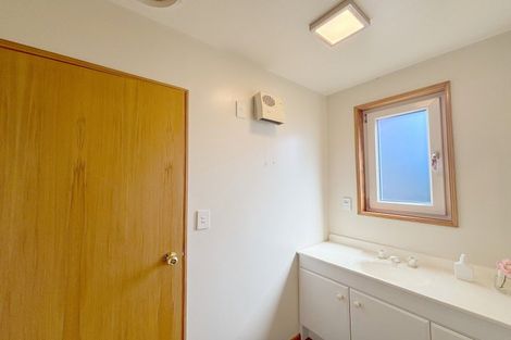 Photo of property in 2/4 Sulby Road, Cashmere, Christchurch, 8022