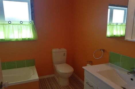 Photo of property in 5 Greendale Avenue, Avonhead, Christchurch, 8042