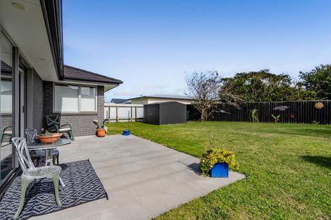 Photo of property in 7 Robbins Crescent, Hawera, 4610