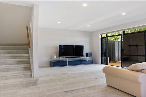 Photo of property in 8/2 Armoy Drive, East Tamaki, Auckland, 2016