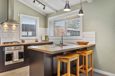 Photo of property in 4 Swindells Road, Waikuku Beach, 7473