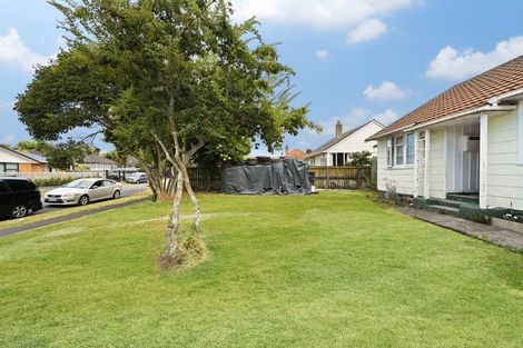 Photo of property in 15 Paul Crescent, Fairfield, Hamilton, 3214