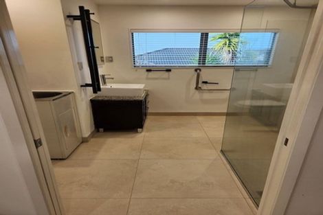 Photo of property in 28 Ballymore Drive, Pinehill, Auckland, 0632