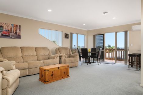 Photo of property in 61 Oteki Park Drive, Welcome Bay, Tauranga, 3112