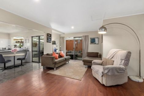 Photo of property in 505 Swanson Road, Ranui, Auckland, 0612