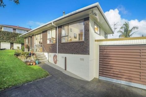 Photo of property in 2/13 Waitaki Street, Henderson, Auckland, 0612