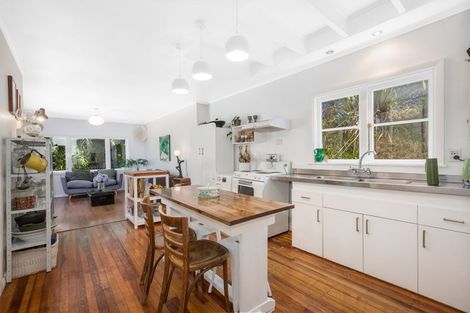 Photo of property in 63 Airlie Road, Plimmerton, Porirua, 5026