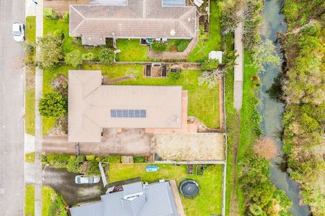Photo of property in 10 Gemini Place, Kawaha Point, Rotorua, 3010
