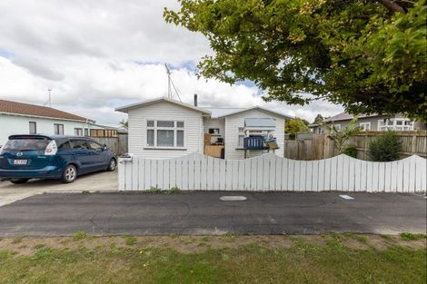 Photo of property in 64 Lyndhurst Street, Takaro, Palmerston North, 4412