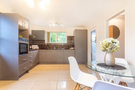 Photo of property in 32 Kelkirk Street, Kelston, Auckland, 0602