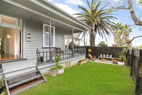 Photo of property in 191 Pakuranga Road, Pakuranga, Auckland, 2010