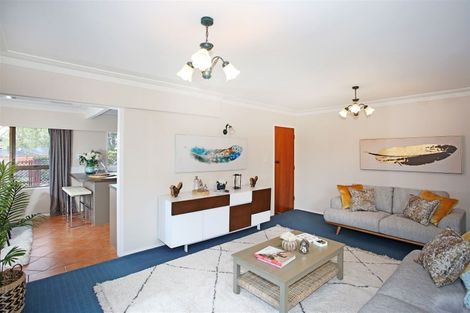 Photo of property in 1 Sunshine Place, Papakura, 2110