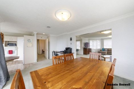 Photo of property in 30 Caroline Crescent, Highbury, Palmerston North, 4412