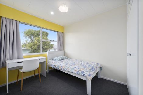 Photo of property in 2/27 Spence Road, Henderson, Auckland, 0612