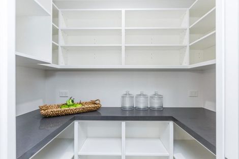 Photo of property in 175 Spur Road West, Colyton, Feilding, 4775