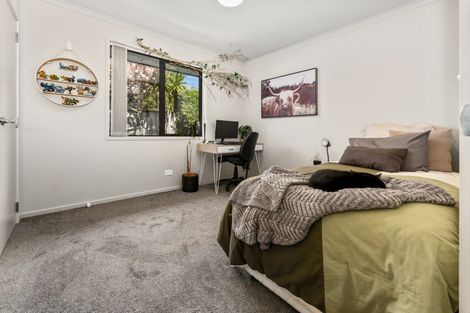 Photo of property in 1 Simpson Crescent, Raumati Beach, Paraparaumu, 5032