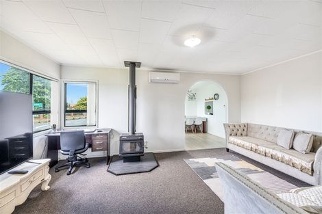 Photo of property in 213 Mahia Road, Wattle Downs, Auckland, 2103