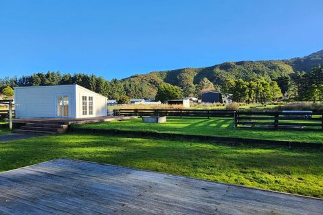 Photo of property in 351b Wellington Road, Wainuiomata, Lower Hutt, 5014
