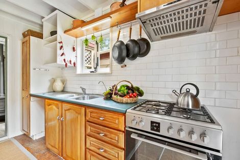 Photo of property in 1042 Ngunguru Road, Kiripaka, Whangarei, 0173