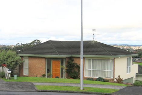 Photo of property in 2/17 Cambric Place, Botany Downs, Auckland, 2010