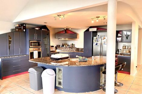 Photo of property in 473 East Coast Road, Murrays Bay, Auckland, 0630