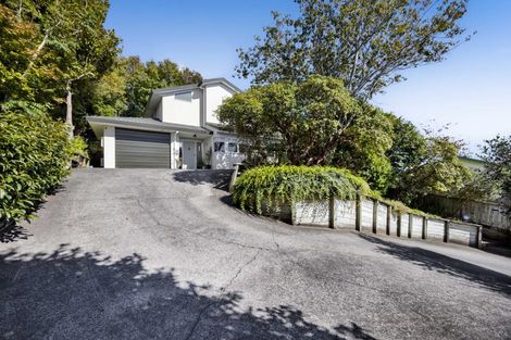 Photo of property in 6 Mayfair Place, Westown, New Plymouth, 4310