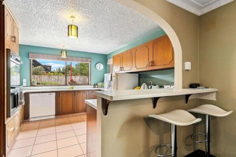 Photo of property in 242 Memorial Avenue, Burnside, Christchurch, 8053