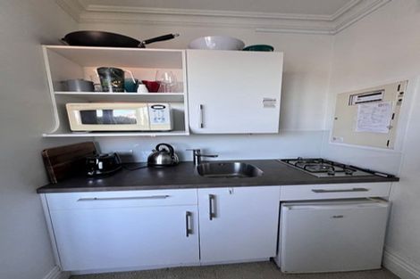 Photo of property in 8 Central Terrace, Kelburn, Wellington, 6012