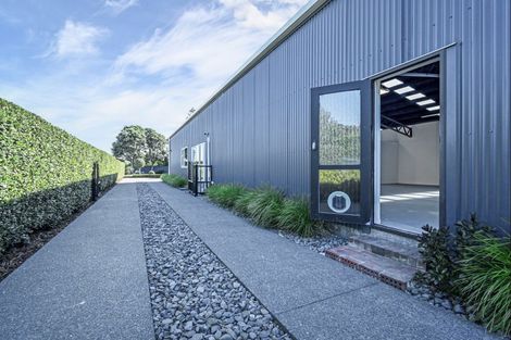 Photo of property in 28 Pitt Street, Clive, 4102