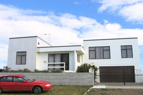 Photo of property in 8 Roore Street, Foxton Beach, Foxton, 4815
