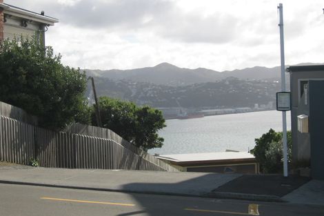Photo of property in 24c Grafton Road, Roseneath, Wellington, 6011