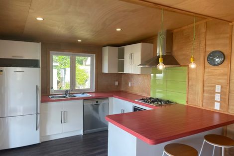 Photo of property in 4 Glen Road, Raumati South, Paraparaumu, 5032