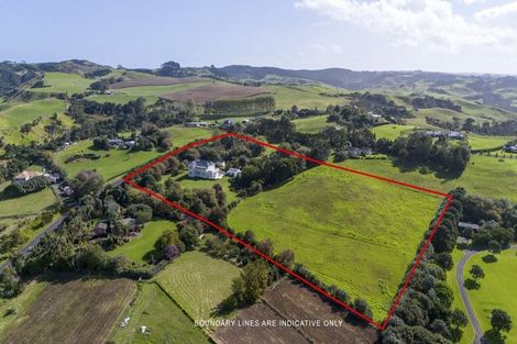 Photo of property in 26 Crosland Road, South Head, Helensville, 0874
