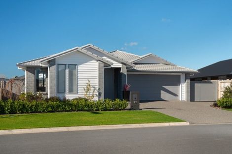 Photo of property in 39 Kahuparere Crescent, Pyes Pa, Tauranga, 3112