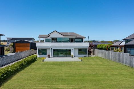 Photo of property in 20 Pukenamu Road, Rainbow Point, Taupo, 3330