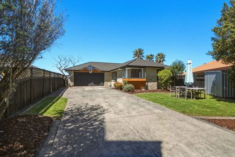 Photo of property in 11 Alpine Grove, Kelvin Grove, Palmerston North, 4414
