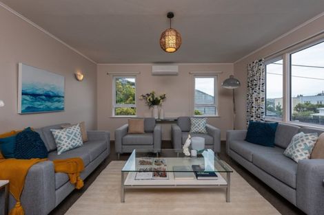 Photo of property in 186b Queens Drive, Lyall Bay, Wellington, 6022