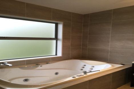 Photo of property in 126 Wheturangi Road, Greenlane, Auckland, 1051