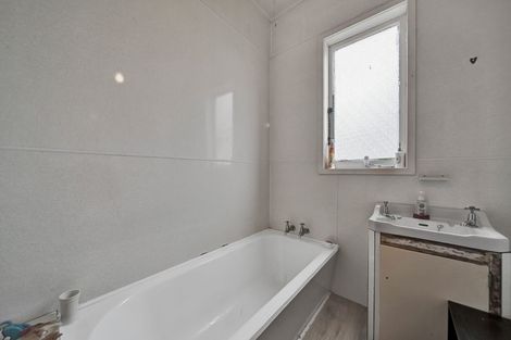 Photo of property in 4 George Street, Hawera, 4610