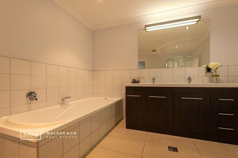 Photo of property in 25a Riverstone Drive, Riverstone Terraces, Upper Hutt, 5018