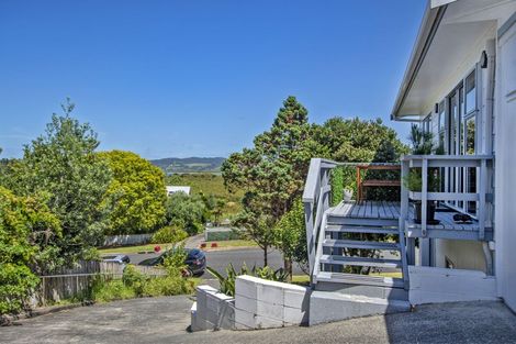 Photo of property in 39 Raumati Crescent, Onerahi, Whangarei, 0110