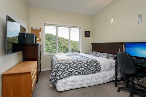 Photo of property in 8 Mewburn Rise, Karori, Wellington, 6012