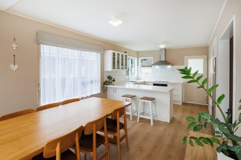 Photo of property in 6 Rennie Avenue, Milson, Palmerston North, 4414