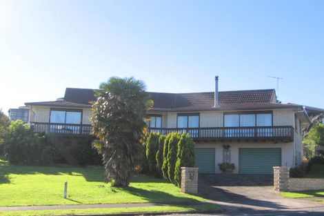 Photo of property in 24 Goodwood Drive, Goodwood Heights, Auckland, 2105