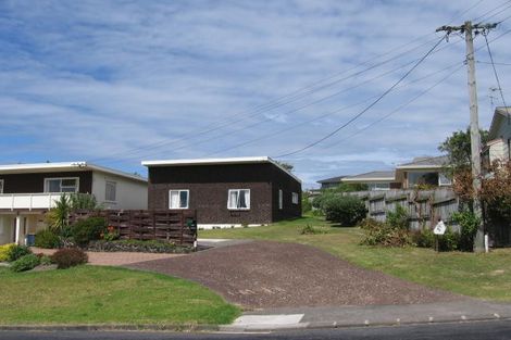 Photo of property in 2/1 Willis Street, Torbay, Auckland, 0630
