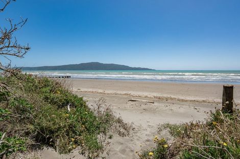 Photo of property in 239 Manly Street, Paraparaumu Beach, Paraparaumu, 5032